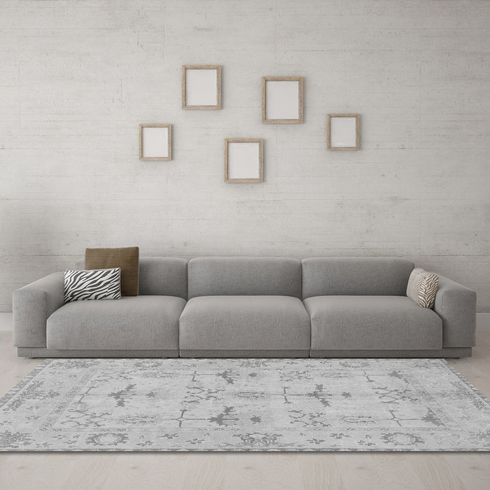 Machine Washable Oriental Gray Traditional Rug in a Living Room,, wshabs1612gry