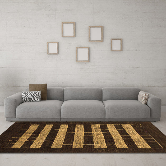 Machine Washable Abstract Brown Modern Rug in a Living Room,, wshabs1616brn