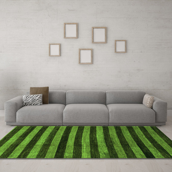 Machine Washable Abstract Green Modern Area Rugs in a Living Room,, wshabs1625grn