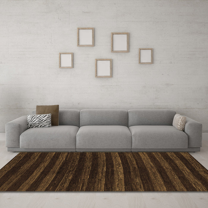 Machine Washable Abstract Brown Modern Rug in a Living Room,, wshabs1632brn