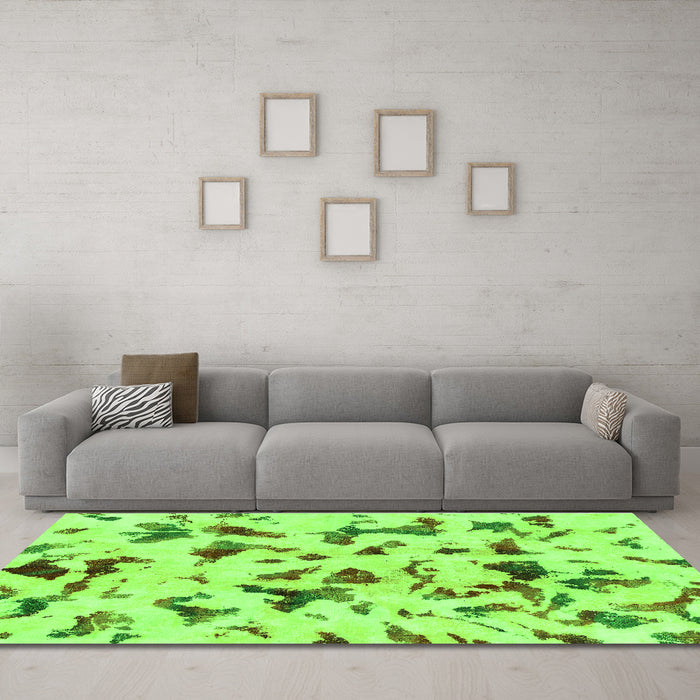 Machine Washable Abstract Green Modern Area Rugs in a Living Room,, wshabs1635grn