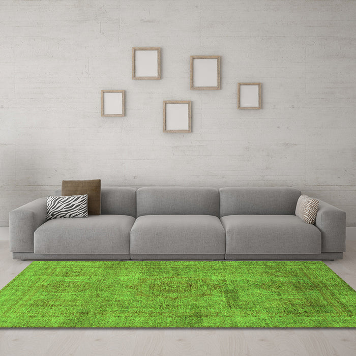 Machine Washable Abstract Green Modern Area Rugs in a Living Room,, wshabs1640grn
