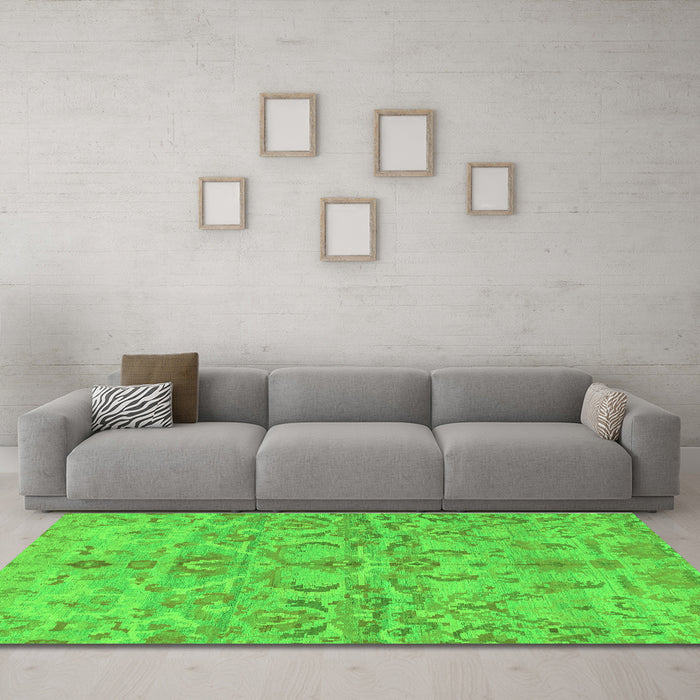 Machine Washable Abstract Green Modern Area Rugs in a Living Room,, wshabs1651grn