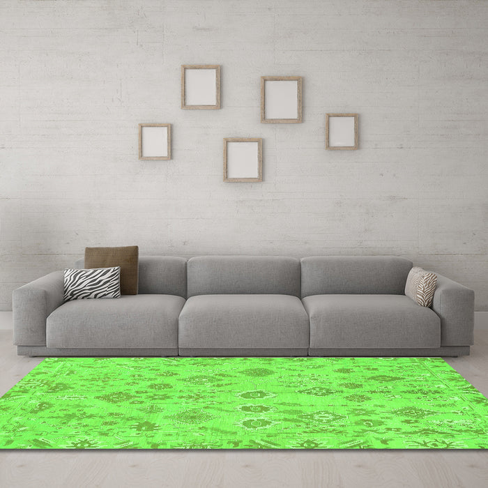 Machine Washable Oriental Green Traditional Area Rugs in a Living Room,, wshabs1653grn