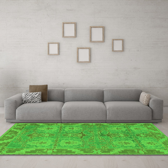 Machine Washable Oriental Green Traditional Area Rugs in a Living Room,, wshabs1658grn