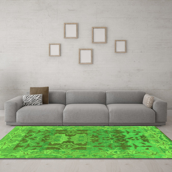 Machine Washable Oriental Green Traditional Area Rugs in a Living Room,, wshabs1659grn