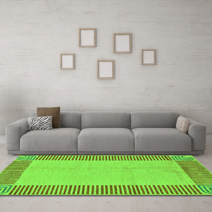 Machine Washable Abstract Green Modern Area Rugs in a Living Room,, wshabs165grn