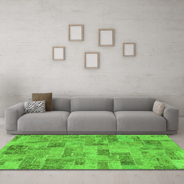 Machine Washable Abstract Green Modern Area Rugs in a Living Room,, wshabs1666grn