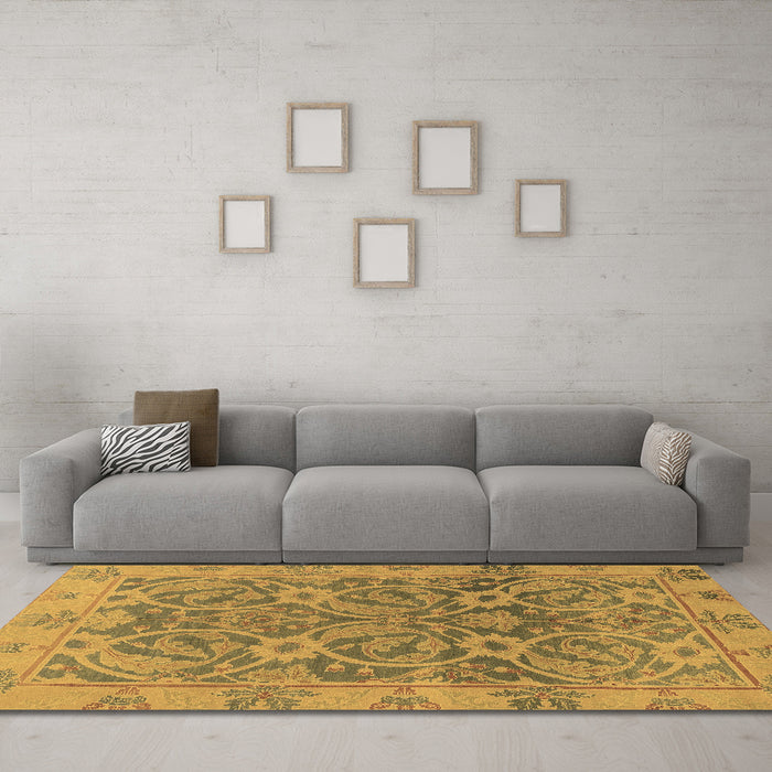 Machine Washable Abstract Brown Modern Rug in a Living Room,, wshabs1675brn