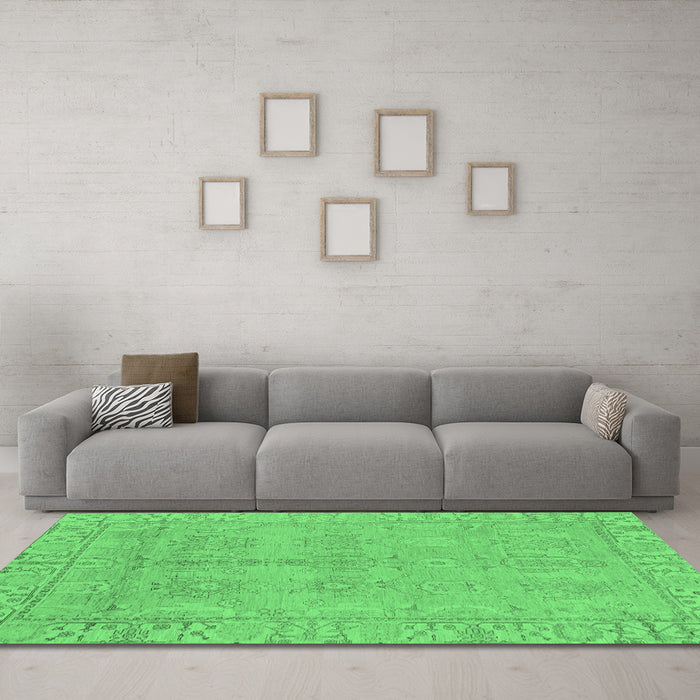 Machine Washable Oriental Emerald Green Traditional Area Rugs in a Living Room,, wshabs1678emgrn