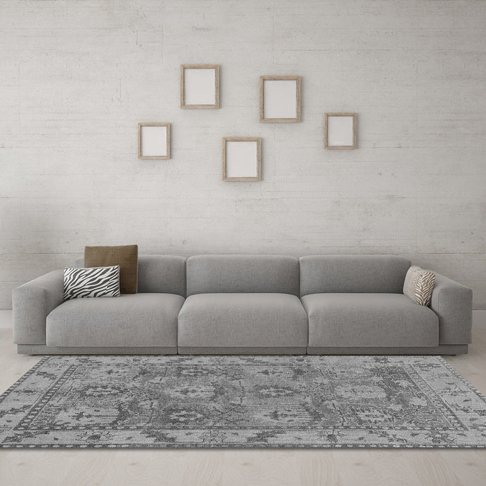 Machine Washable Oriental Gray Traditional Rug in a Living Room,, wshabs1679gry
