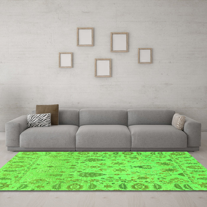 Machine Washable Abstract Green Modern Area Rugs in a Living Room,, wshabs1685grn