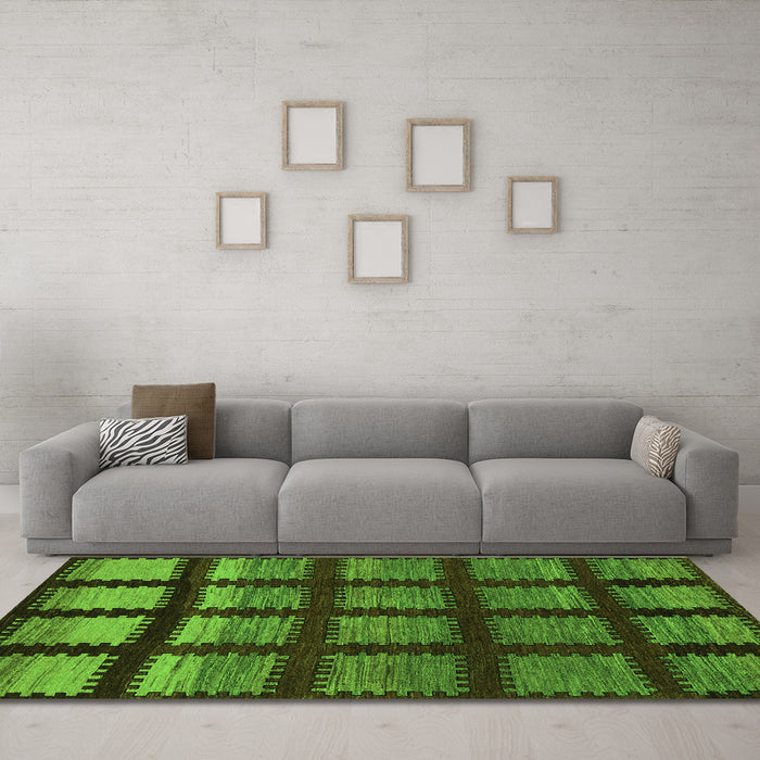 Machine Washable Abstract Green Modern Area Rugs in a Living Room,, wshabs1698grn