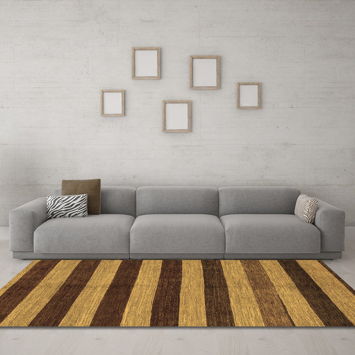 Machine Washable Abstract Brown Modern Rug in a Living Room,, wshabs1699brn