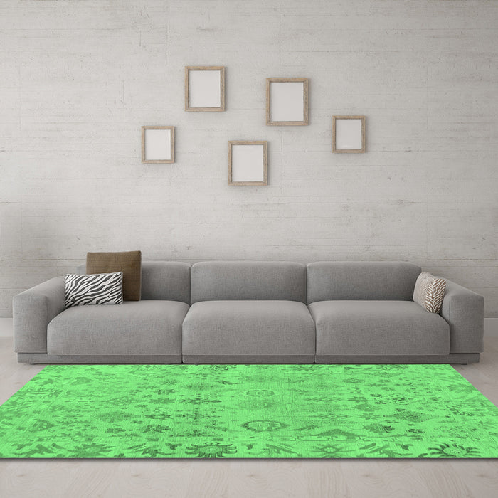 Machine Washable Oriental Emerald Green Traditional Area Rugs in a Living Room,, wshabs1718emgrn