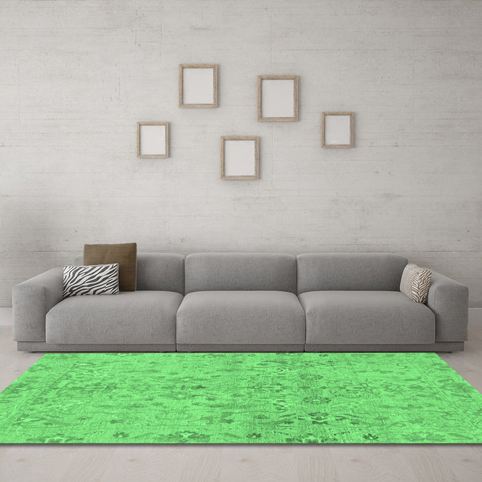 Machine Washable Oriental Emerald Green Traditional Area Rugs in a Living Room,, wshabs1723emgrn