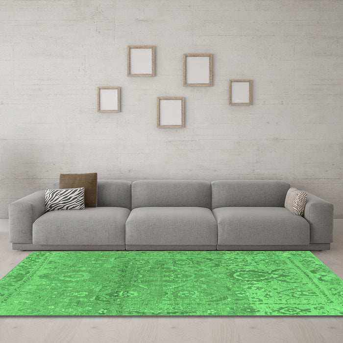 Machine Washable Oriental Emerald Green Traditional Area Rugs in a Living Room,, wshabs1725emgrn