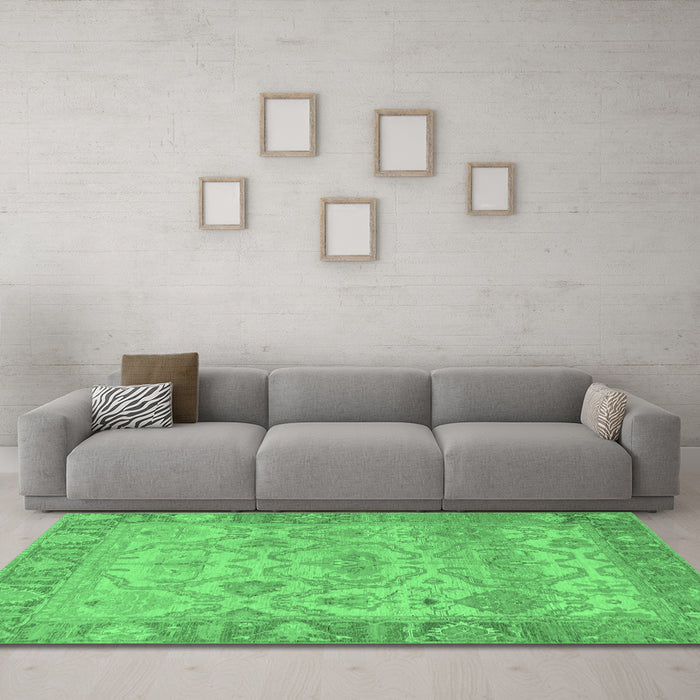 Machine Washable Oriental Emerald Green Traditional Area Rugs in a Living Room,, wshabs1726emgrn