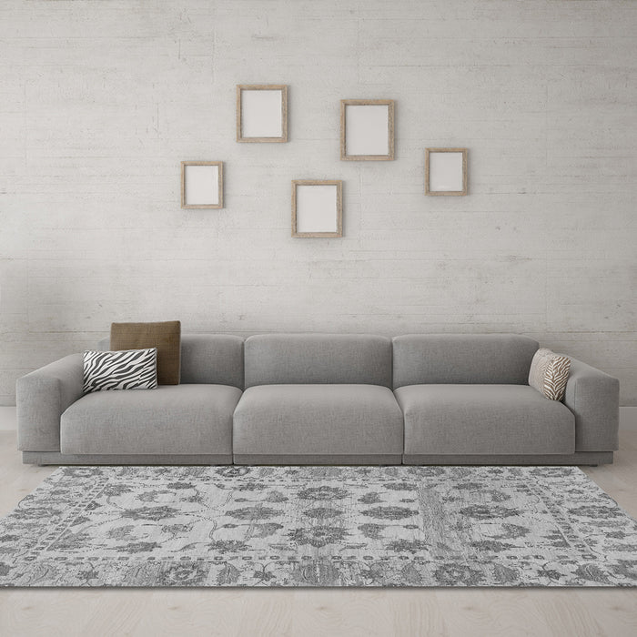 Machine Washable Oriental Gray Traditional Rug in a Living Room,, wshabs1727gry