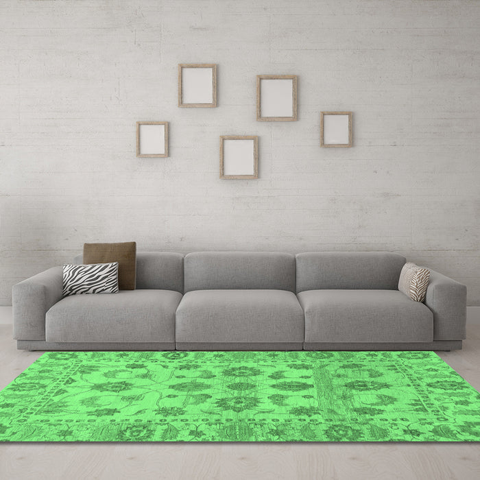 Machine Washable Oriental Emerald Green Traditional Area Rugs in a Living Room,, wshabs1727emgrn