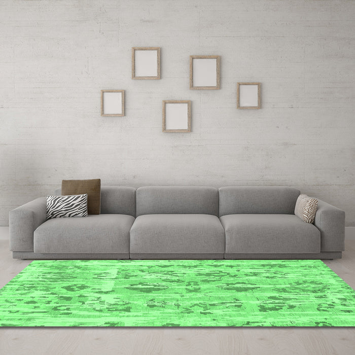 Machine Washable Oriental Emerald Green Traditional Area Rugs in a Living Room,, wshabs1729emgrn