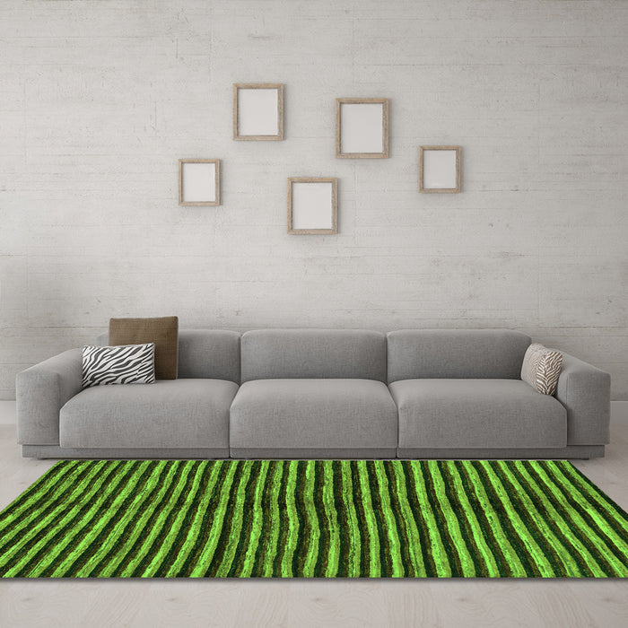 Machine Washable Abstract Green Modern Area Rugs in a Living Room,, wshabs172grn