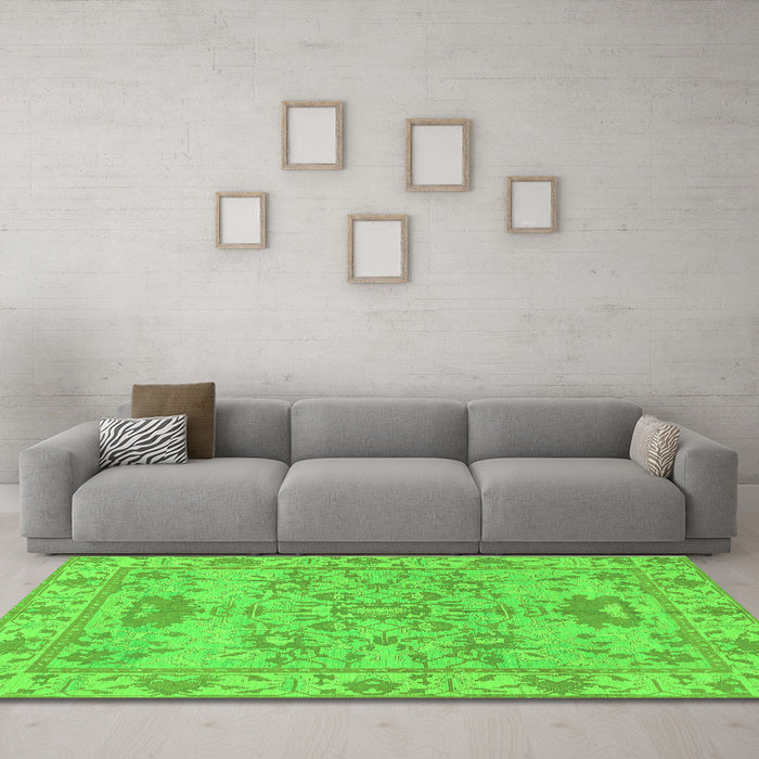 Machine Washable Oriental Green Traditional Area Rugs in a Living Room,, wshabs1731grn