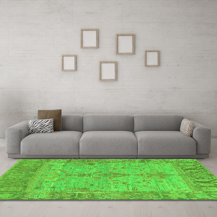 Machine Washable Oriental Green Traditional Area Rugs in a Living Room,, wshabs1732grn