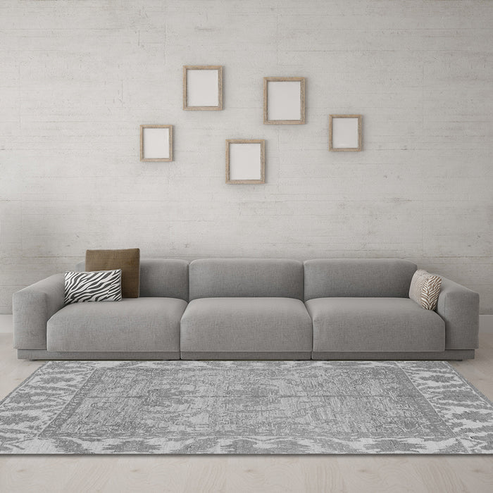 Machine Washable Oriental Gray Traditional Rug in a Living Room,, wshabs1733gry