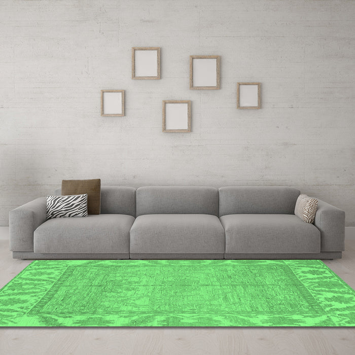 Machine Washable Oriental Emerald Green Traditional Area Rugs in a Living Room,, wshabs1733emgrn