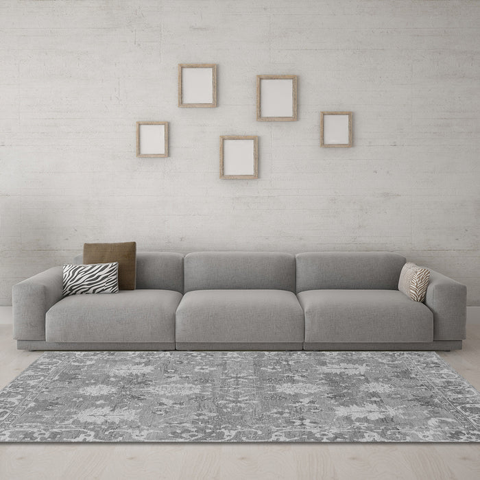 Machine Washable Oriental Gray Traditional Rug in a Living Room,, wshabs1737gry
