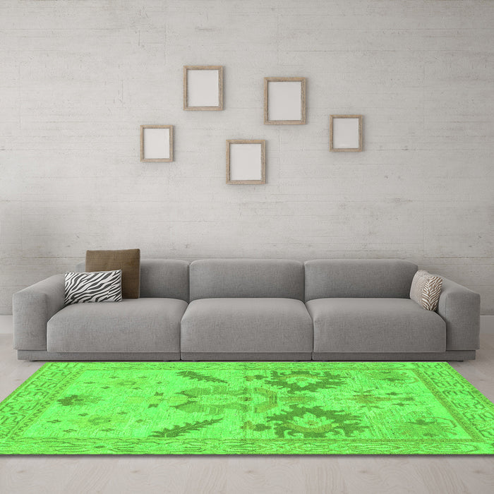 Machine Washable Oriental Green Traditional Area Rugs in a Living Room,, wshabs1738grn