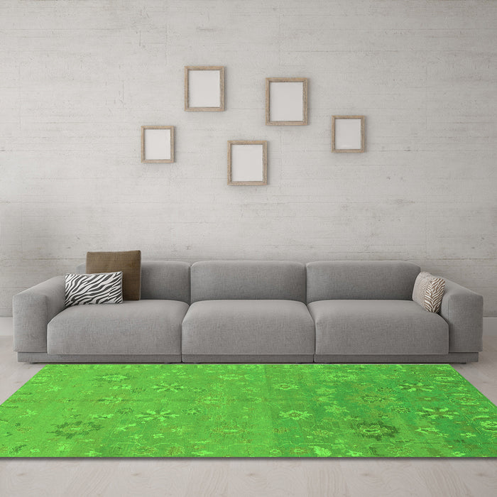 Machine Washable Abstract Green Modern Area Rugs in a Living Room,, wshabs1744grn