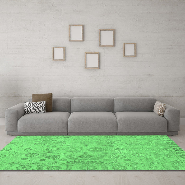 Machine Washable Oriental Emerald Green Traditional Area Rugs in a Living Room,, wshabs1748emgrn