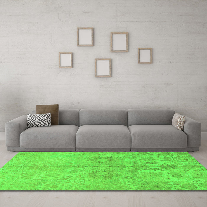 Machine Washable Oriental Green Traditional Area Rugs in a Living Room,, wshabs1753grn