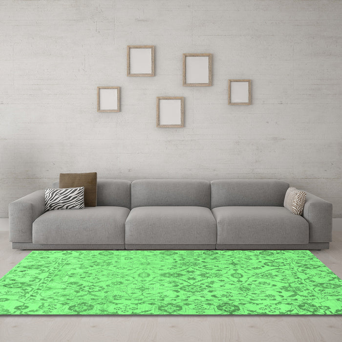 Machine Washable Oriental Emerald Green Traditional Area Rugs in a Living Room,, wshabs1757emgrn