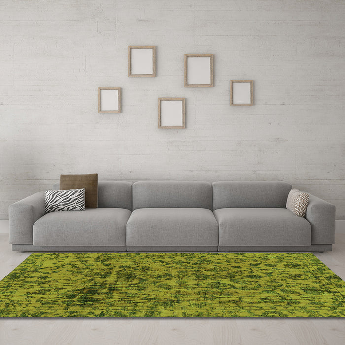 Machine Washable Abstract Green Modern Area Rugs in a Living Room,, wshabs1775grn