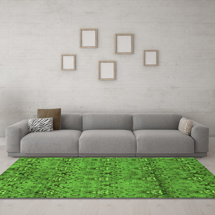 Machine Washable Abstract Green Modern Area Rugs in a Living Room,, wshabs177grn