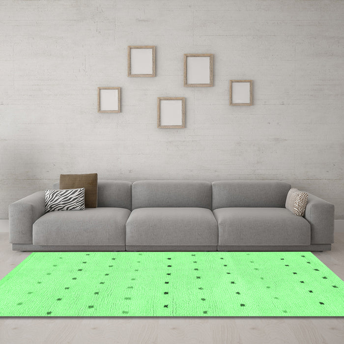 Machine Washable Solid Emerald Green Modern Area Rugs in a Living Room,, wshabs1796emgrn