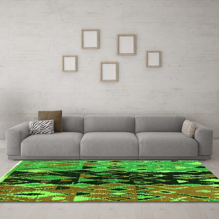 Machine Washable Oriental Green Modern Area Rugs in a Living Room,, wshabs1813grn