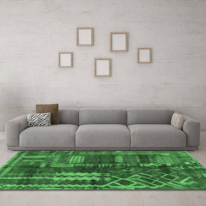 Machine Washable Oriental Emerald Green Modern Area Rugs in a Living Room,, wshabs1819emgrn