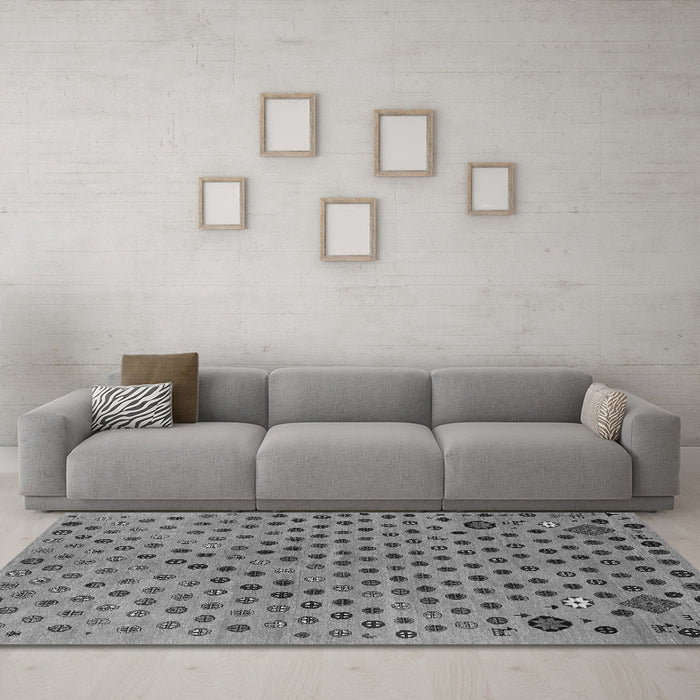 Machine Washable Oriental Gray Modern Rug in a Living Room,, wshabs1821gry