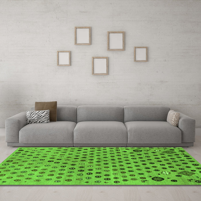 Machine Washable Oriental Green Modern Area Rugs in a Living Room,, wshabs1821grn