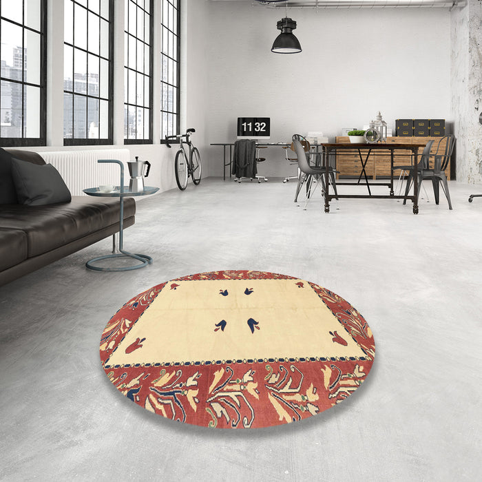 Round Machine Washable Abstract Brown Gold Rug in a Office, wshabs1822