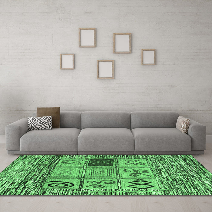 Machine Washable Oriental Emerald Green Modern Area Rugs in a Living Room,, wshabs1832emgrn
