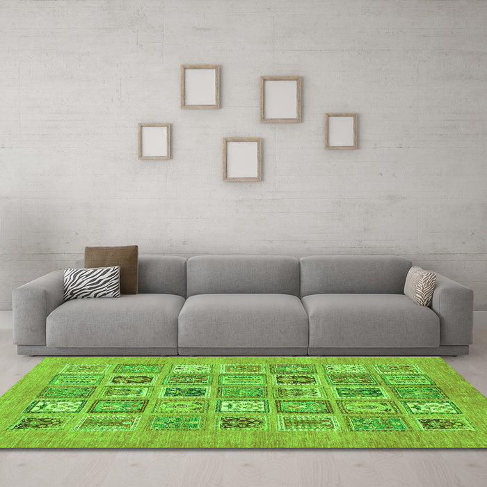 Machine Washable Abstract Green Modern Area Rugs in a Living Room,, wshabs1846grn