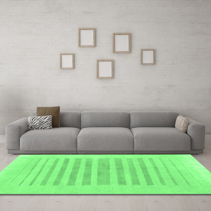 Machine Washable Solid Emerald Green Modern Area Rugs in a Living Room,, wshabs1847emgrn