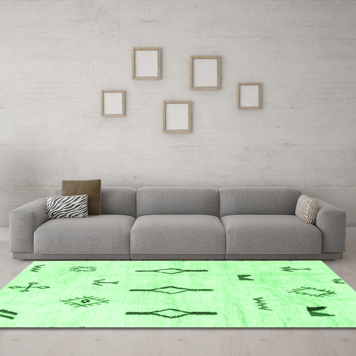 Machine Washable Solid Emerald Green Modern Area Rugs in a Living Room,, wshabs1850emgrn