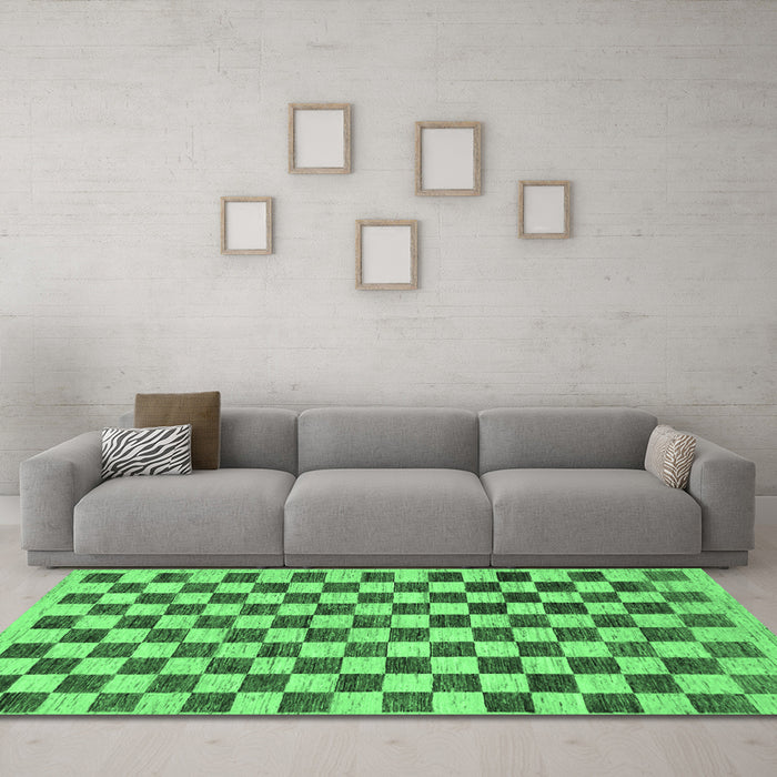 Machine Washable Checkered Emerald Green Modern Area Rugs in a Living Room,, wshabs188emgrn