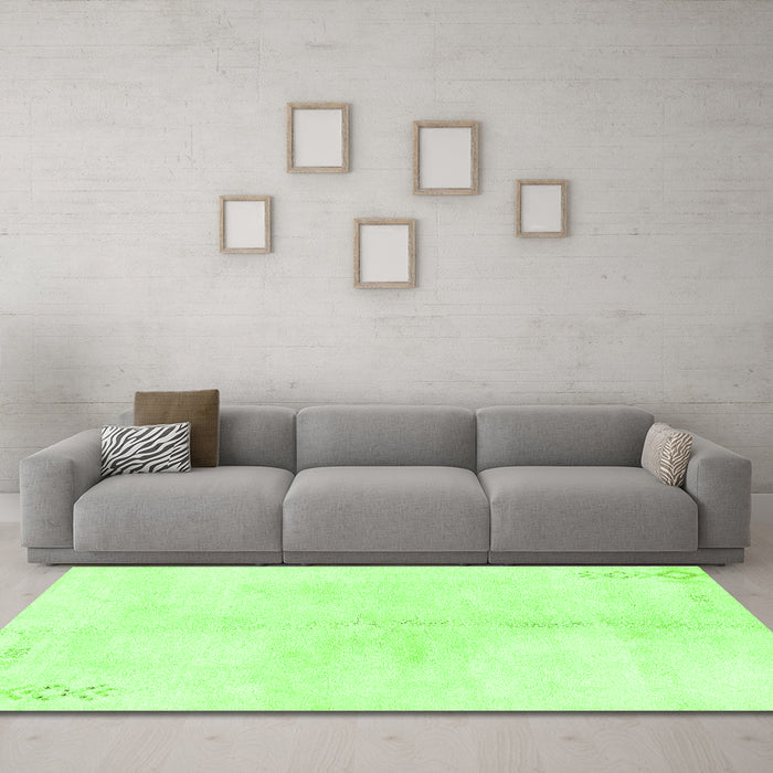 Machine Washable Solid Green Modern Area Rugs in a Living Room,, wshabs1908grn